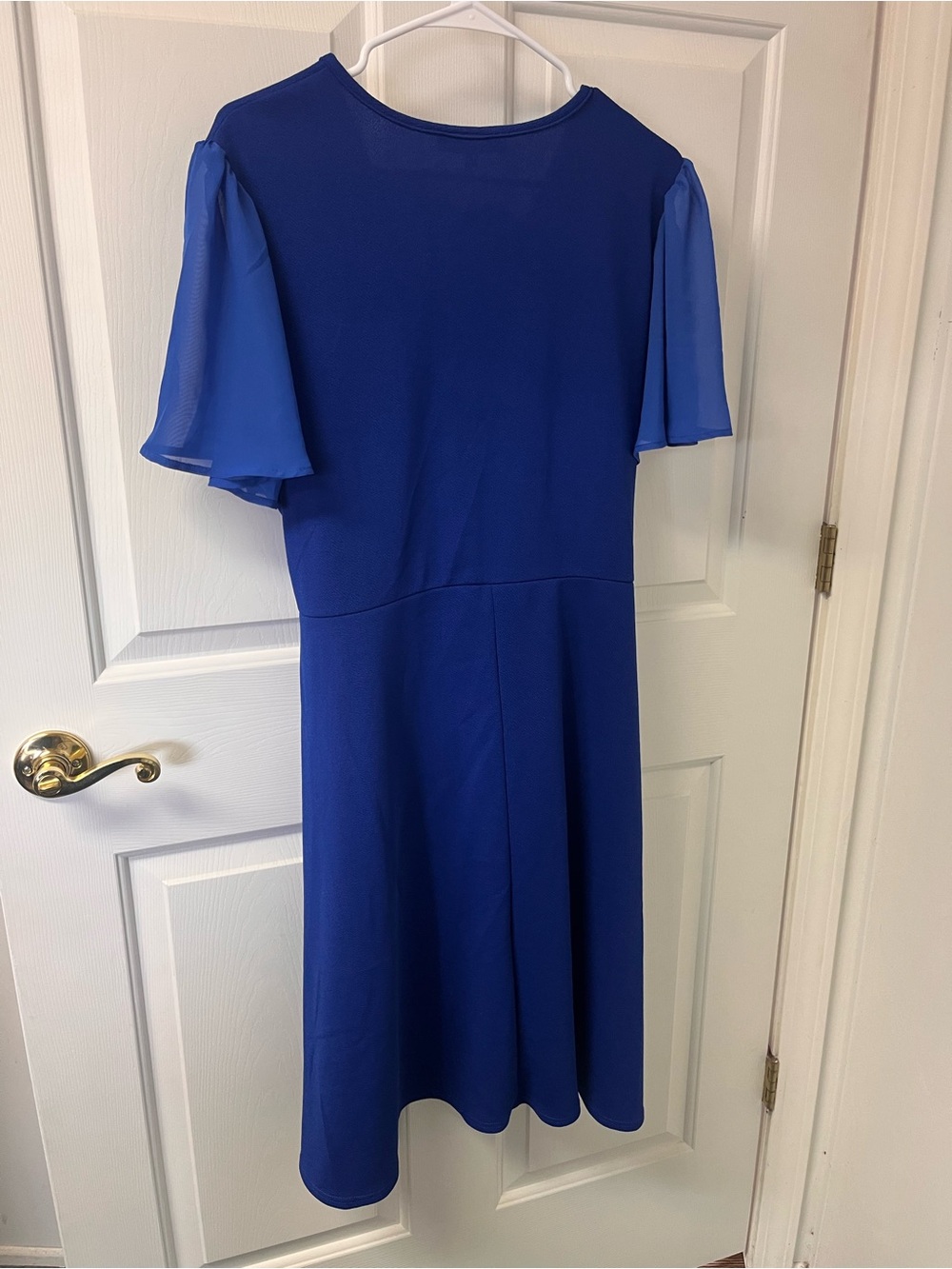 Elegant Royal Blue Wrap Midi Dress with Tie Waist - Picture 2 of 3